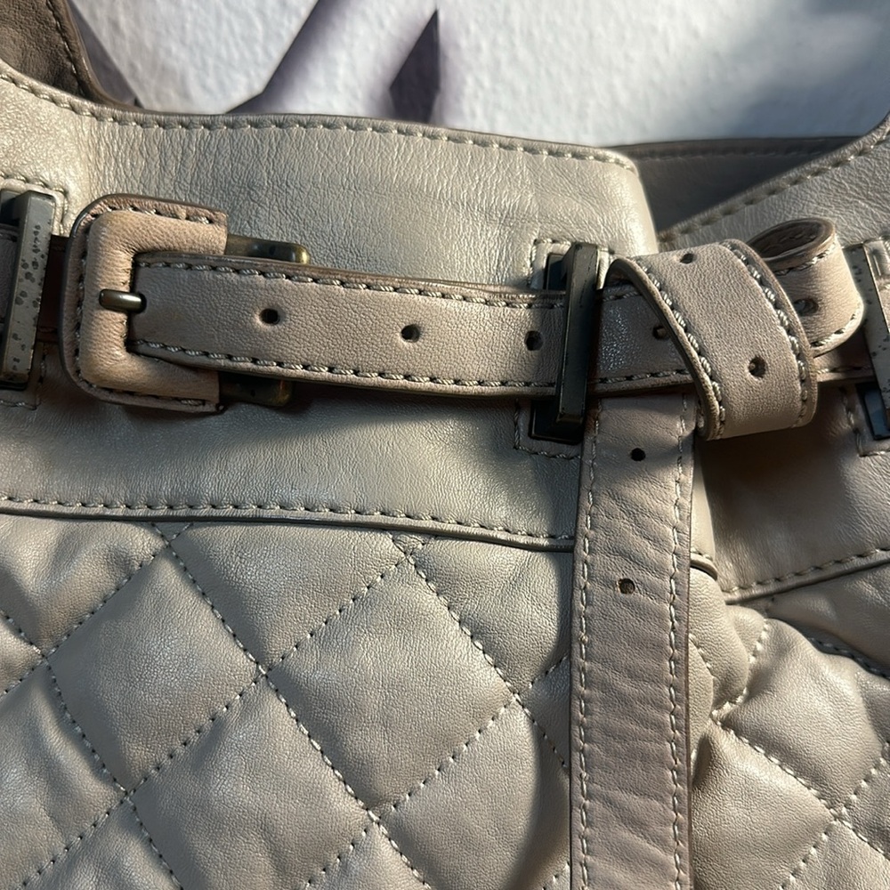 Burberry Grey/Beige Quilted Leather Enmore Hobo - Picture 2 of 13